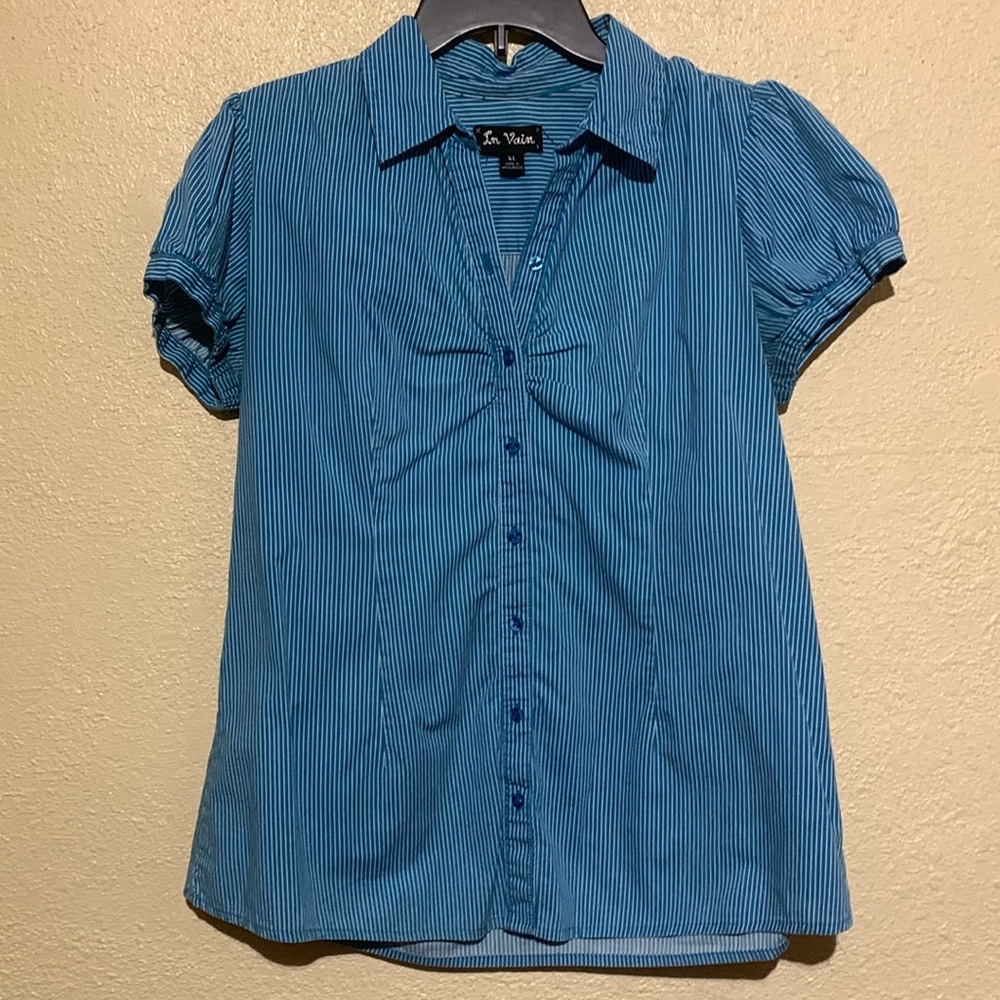 In Vein Top Blouse XL Blue White Stripes Short Sleeve Front Buttons
